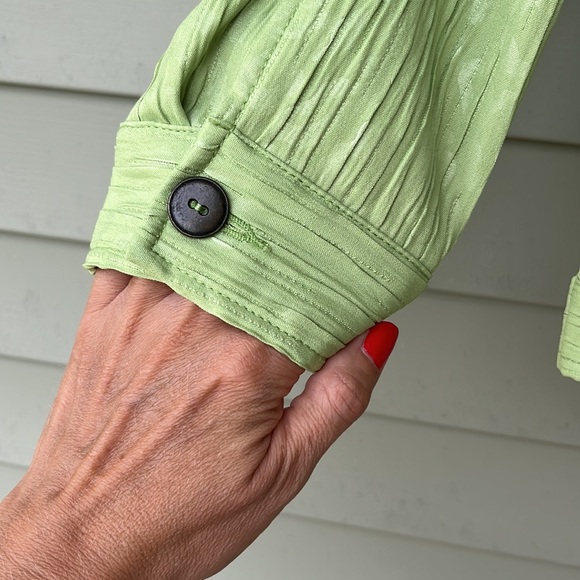 New Ruby Rd. Neon green animal print button down jacket - Picture 3 of 15